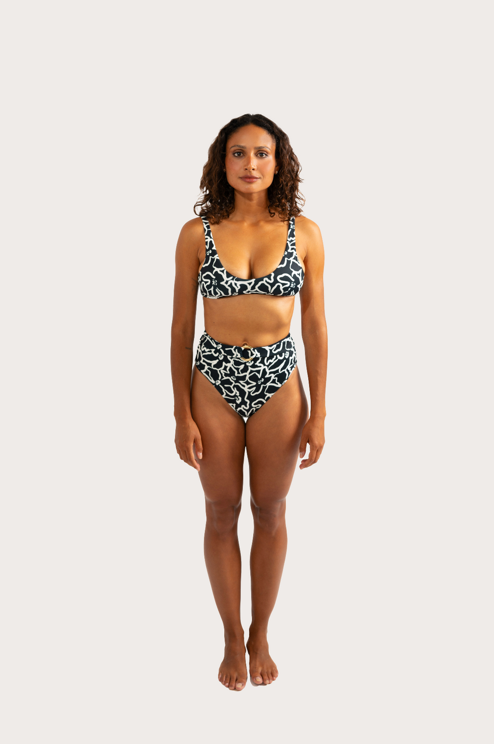 Bottom Lola in Dark Night