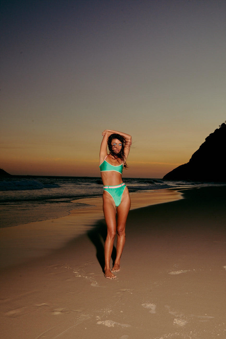 Bottom India in Green Apple